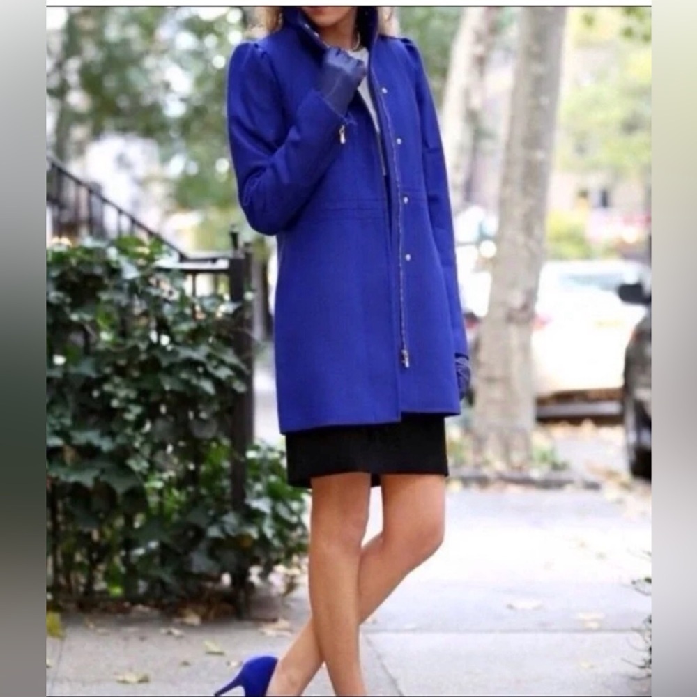 NWOT Banana Republic Cobalt Blue Wool Structured Walking City Coat Size Small - Picture 2 of 12